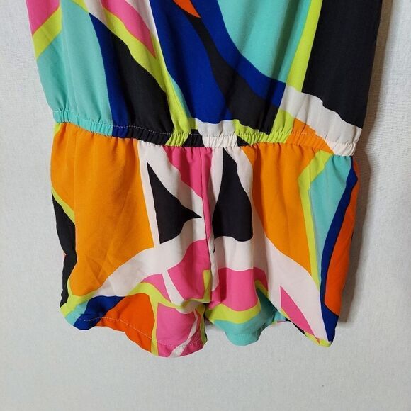Fabletics Neema multicolored romper in popsicle print‎ - Picture 3 of 12